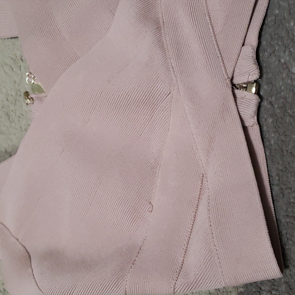 Guess - Picture 7 of 12
